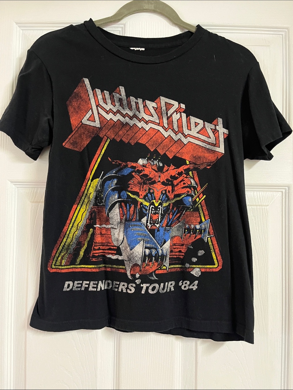 Womens Black Graphic Tour T-Shirt - Defenders Tour '84 small